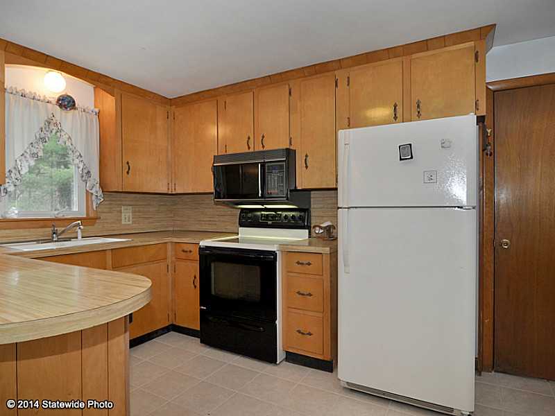 31 Colvin Street Scituate, RI 02831 - Photo 3 of 24 Kitchen.