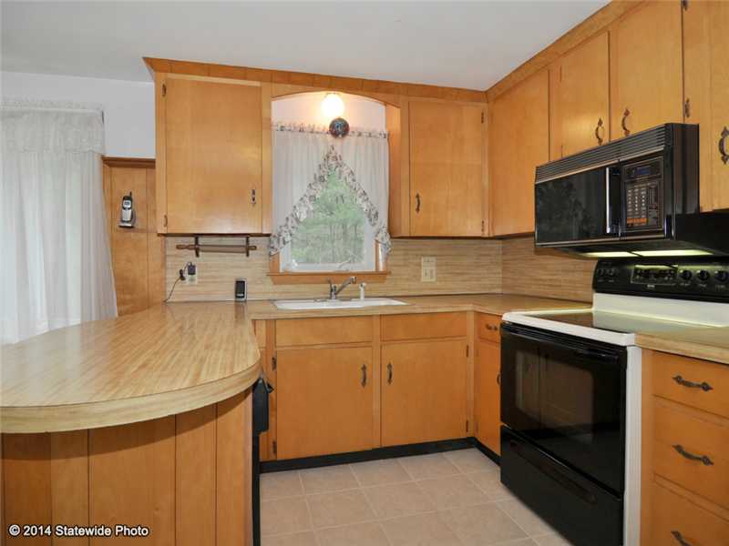31 Colvin Street Scituate, RI 02831 - Photo 4 of 24 Kitchen.