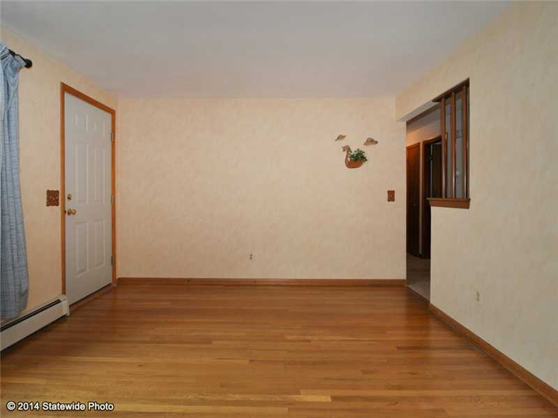 31 Colvin Street Scituate, RI 02831 - Photo 8 of 24 Living Room.