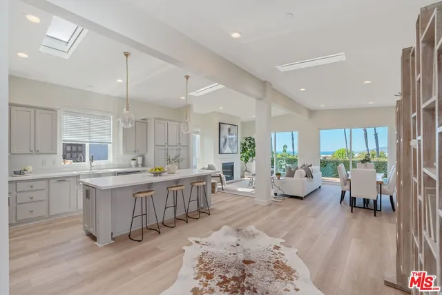 $2,649,000 | 29500 Heathercliff Road, Unit 64, Malibu, CA 90265