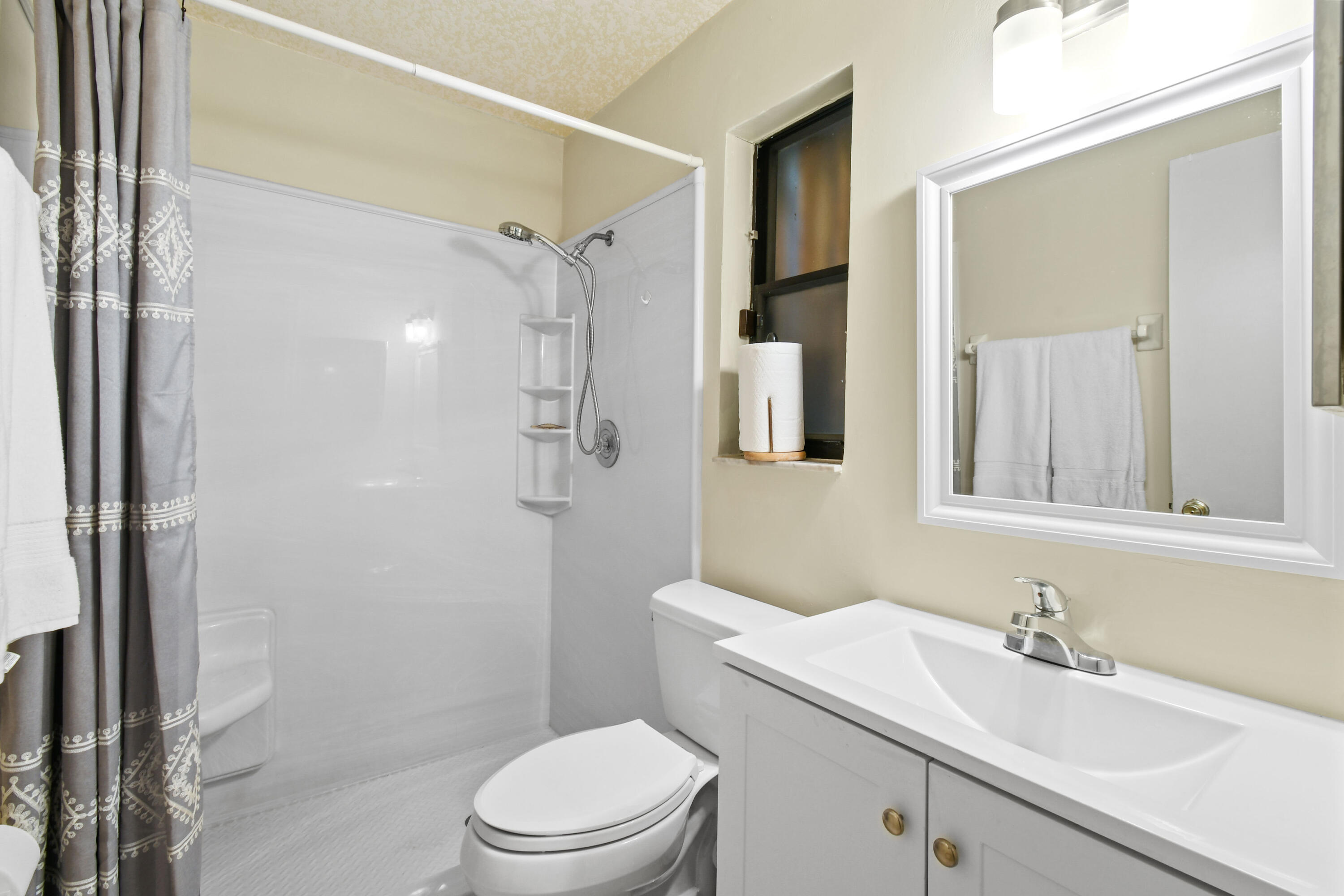 7107 181st Street Jupiter, FL 33458 - Photo 30 of 62 Master bath
