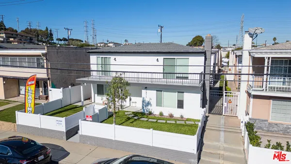 $3,025 | 1211 Beryl Street, Unit E, Redondo Beach, CA 90277
