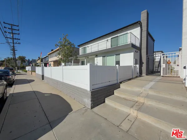 $3,025 | 1211 Beryl Street, Unit E, Redondo Beach, CA 90277