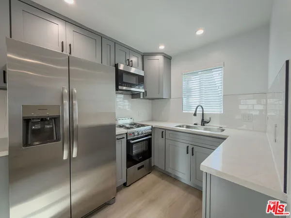 $3,025 | 1211 Beryl Street, Unit E, Redondo Beach, CA 90277