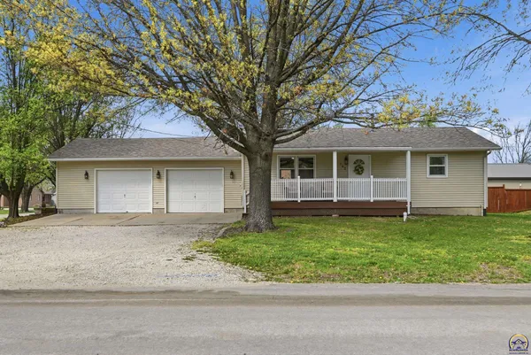 $210,000 | 743 Shuey Street, Osage City, KS 66523