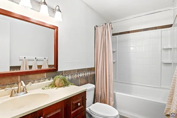 $210,000 | 743 Shuey Street, Osage City, KS 66523