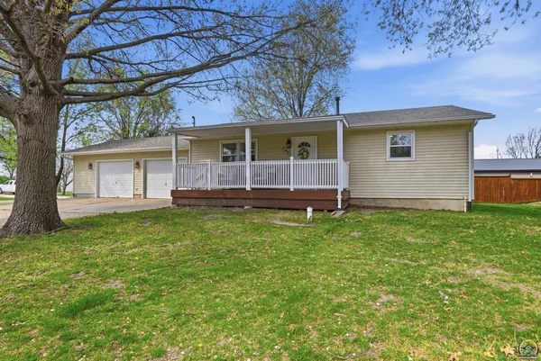 $210,000 | 743 Shuey Street, Osage City, KS 66523