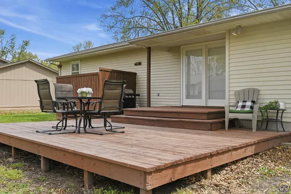 $210,000 | 743 Shuey Street, Osage City, KS 66523