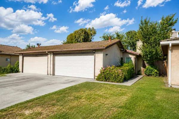 $294,999 | 8888 Fox Creek Drive, Stockton, CA 95210