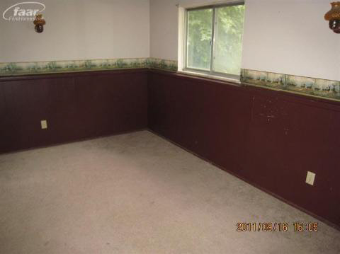 3443 East Pierson Road Flint, MI 48506 - Photo 4 of 5 20144663-3.JPG