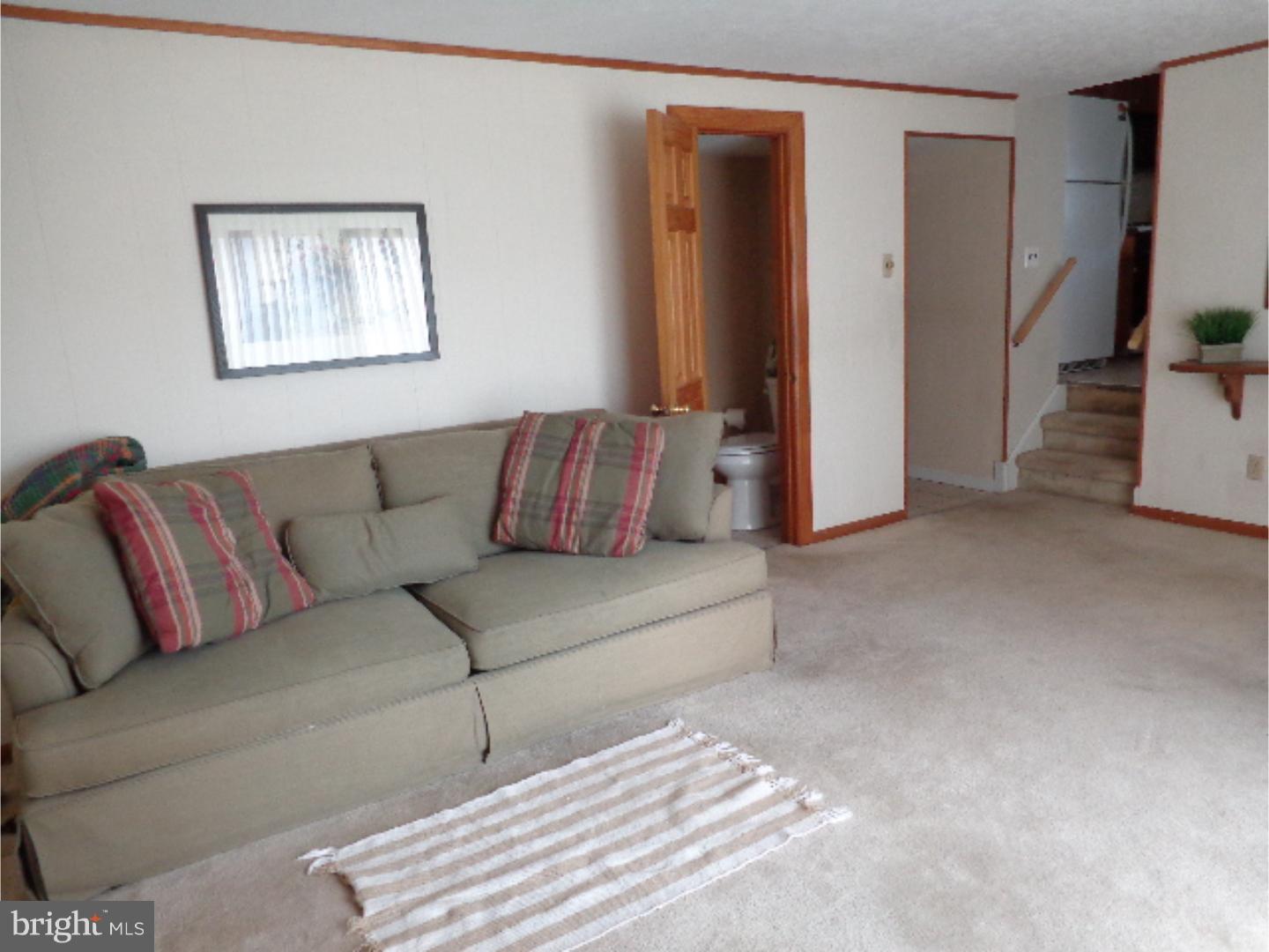 9702 Glenhope Road Philadelphia, PA 19115 - Photo 11 of 25 Family Room