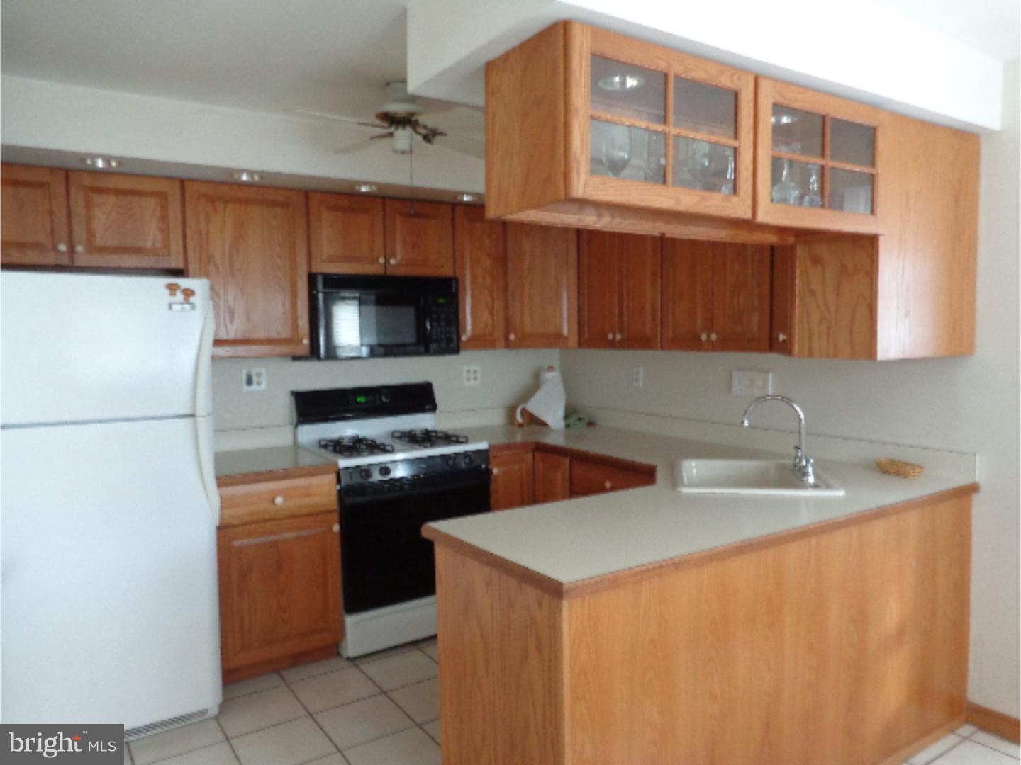 9702 Glenhope Road Philadelphia, PA 19115 - Photo 8 of 25 Kitchen