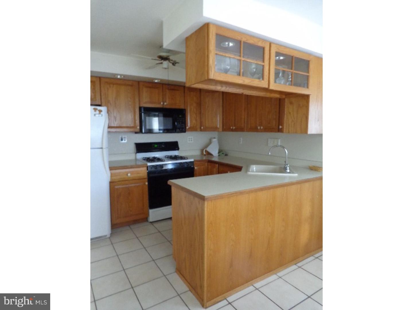 9702 Glenhope Road Philadelphia, PA 19115 - Photo 9 of 25 Kitchen