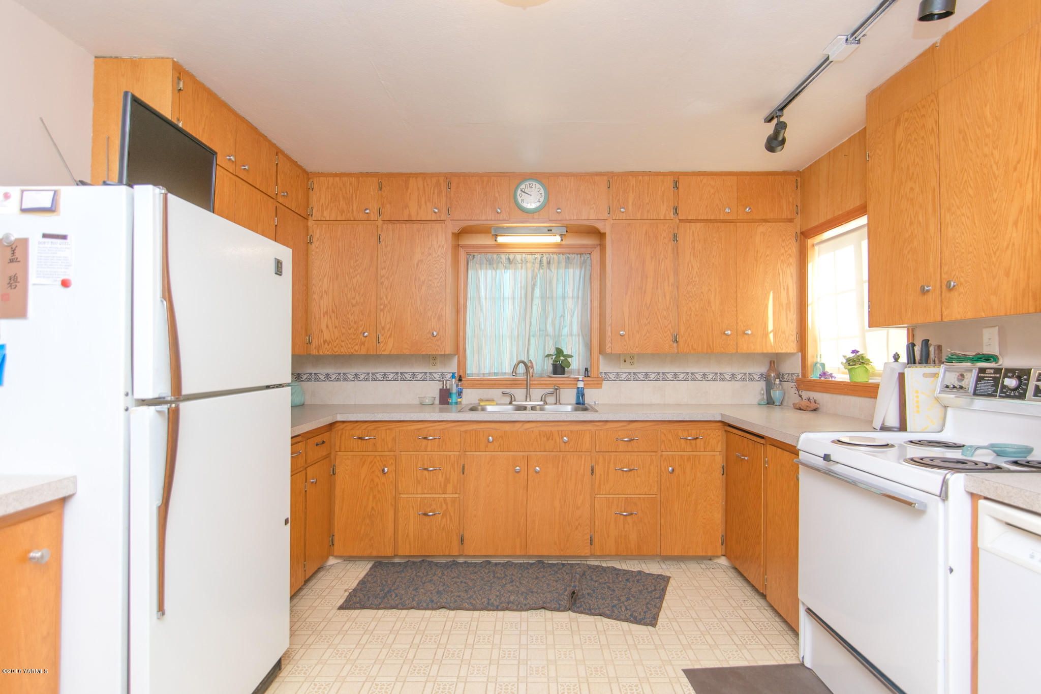 8002 Mieras Road Yakima, WA 98901 - Photo 7 of 34 MierasRd-5465