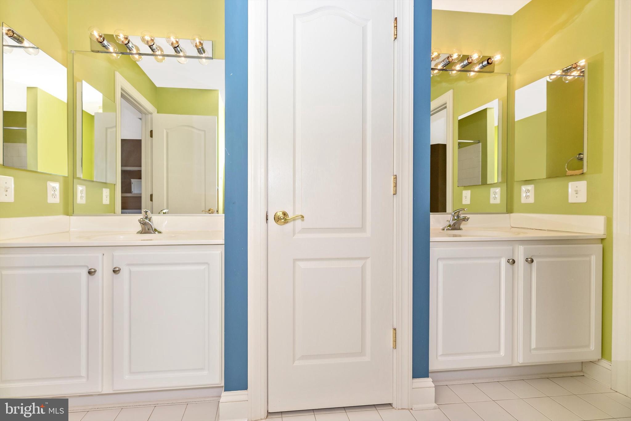 25 Woodmere Circle Middletown, MD 21769 - Photo 29 of 52 Jack and Jill's Bathroom