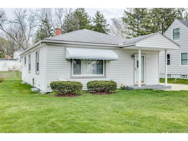 117 Exmoor Road Waterford, MI 48328 - Photo 1 of 32 50130537-cab03a81-027b-4c94-89a9-d95b717a1801.JPG