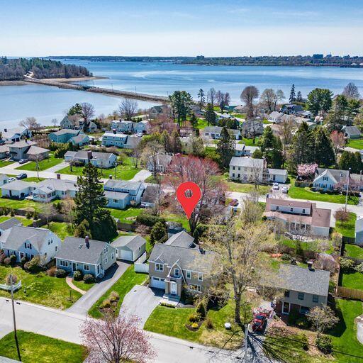 17 Phillips Road Falmouth, ME 04105 - Photo 2 of 71 zoxDkx_U