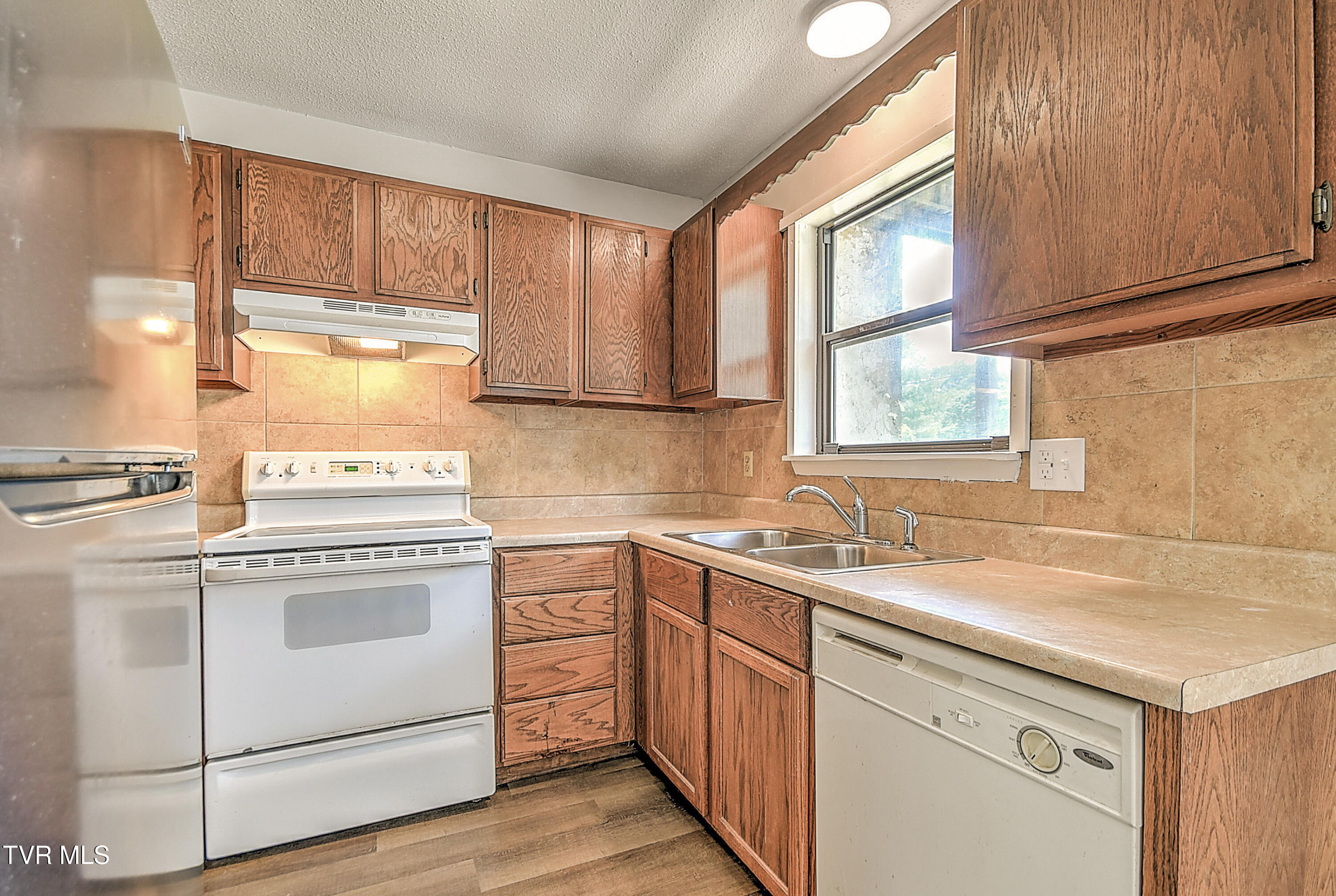 103 Northwinds Drive Bristol, VA 24201 - Photo 11 of 38 75 Northwinds #104-15