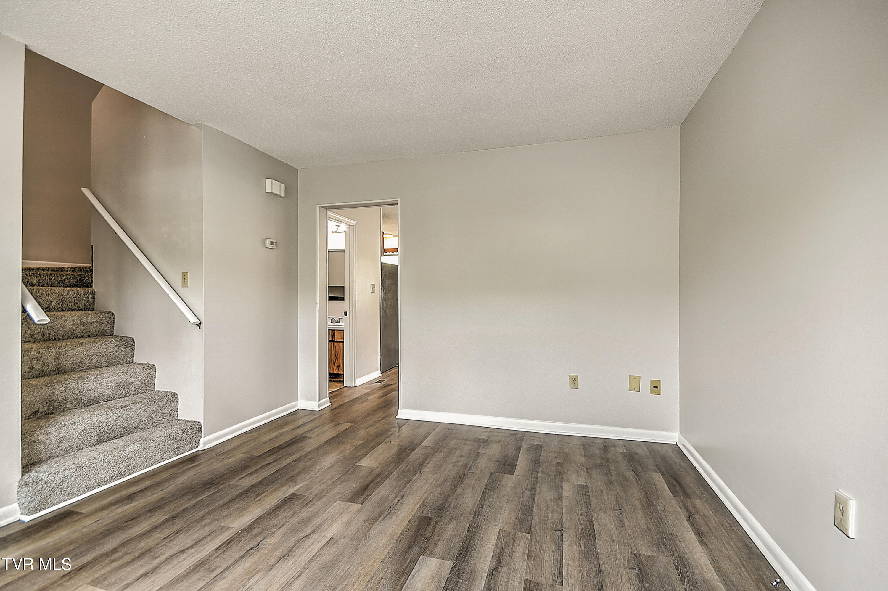 103 Northwinds Drive Bristol, VA 24201 - Photo 4 of 38 75 Northwinds #104-6