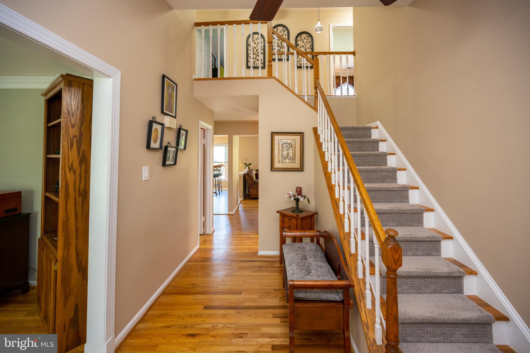 12421 Wendell Holmes Road Oak Hill, VA 20171 - Photo 15 of 56 Main entry foyer view