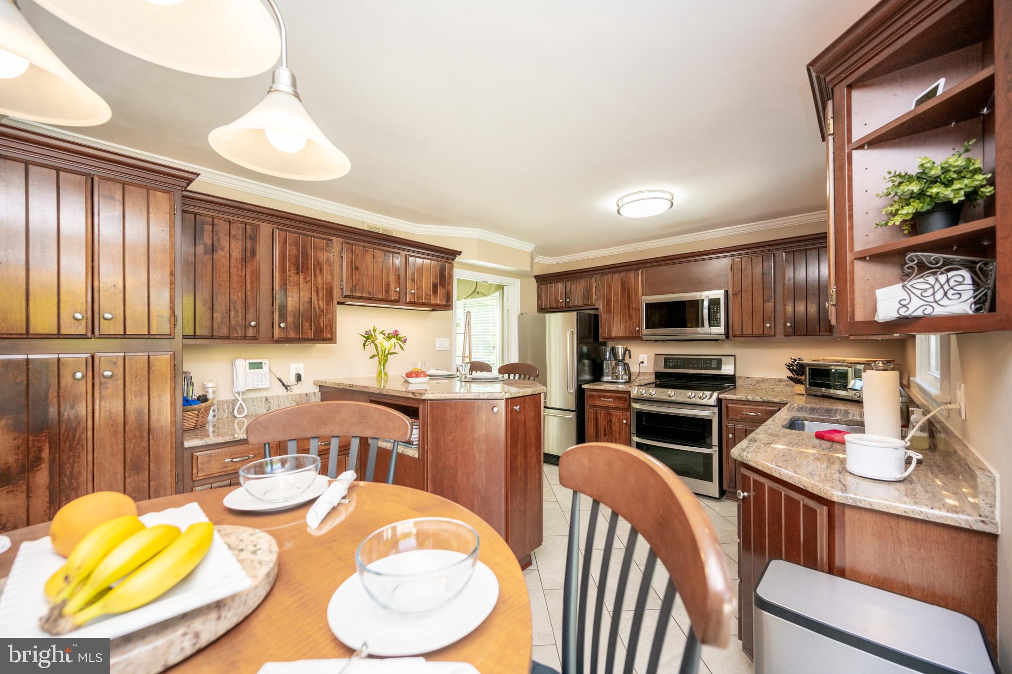 12421 Wendell Holmes Road Oak Hill, VA 20171 - Photo 23 of 56 Kitchen view from dining area