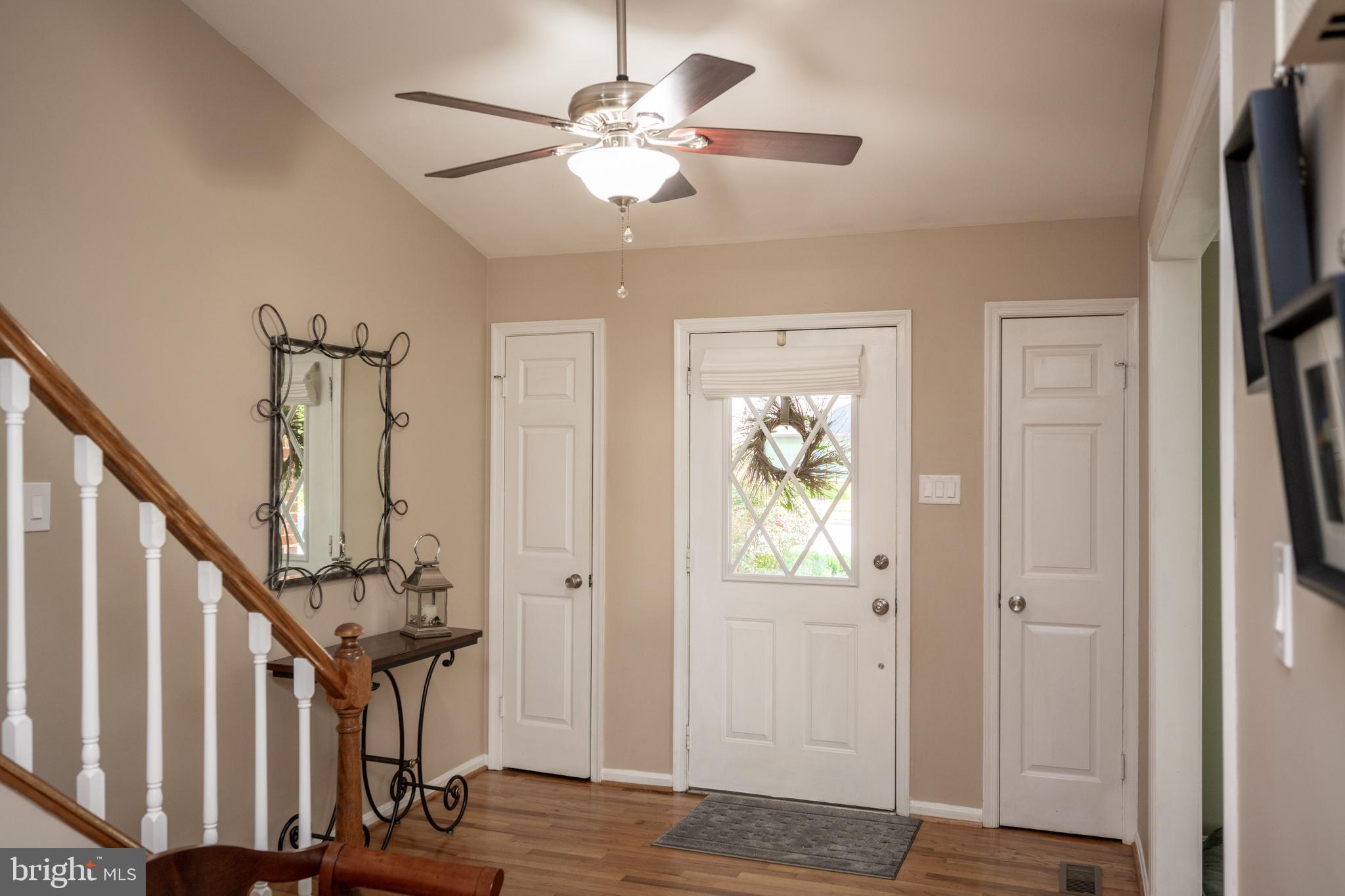 12421 Wendell Holmes Road Oak Hill, VA 20171 - Photo 32 of 56 Foyer view from the rear