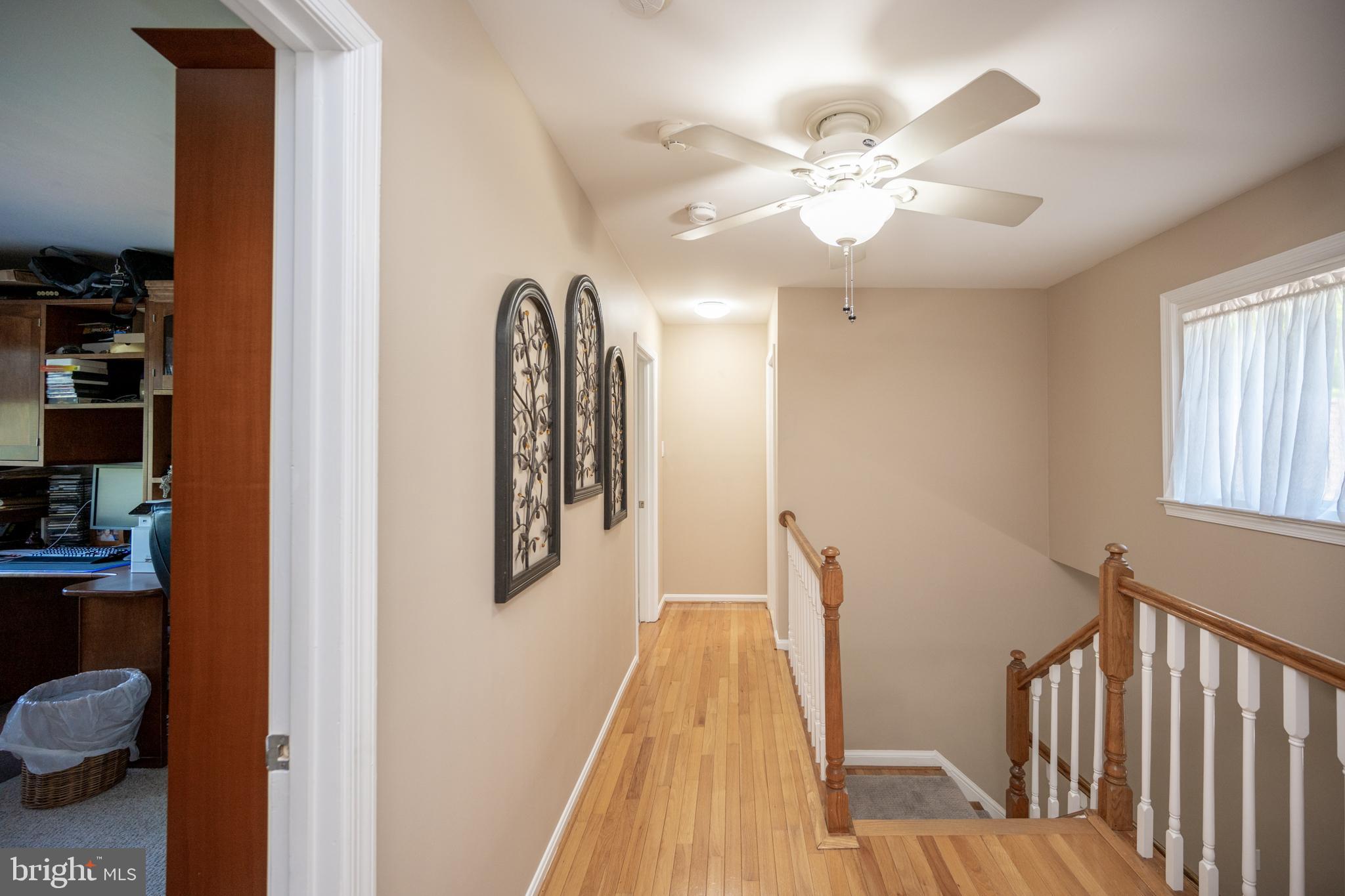 12421 Wendell Holmes Road Oak Hill, VA 20171 - Photo 36 of 56 Second floor hall
