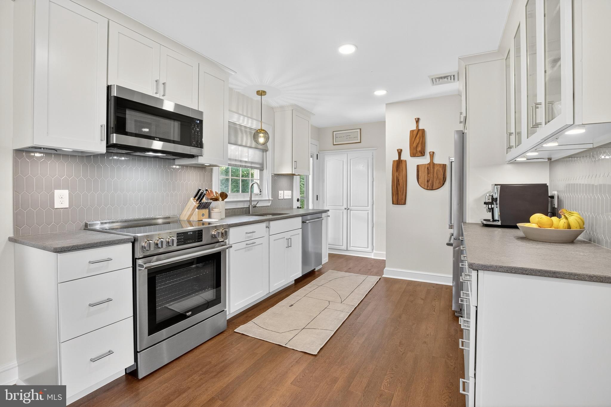 209 East Roseville Road Lancaster, PA 17601 - Photo 5 of 40 Gallery Image 5