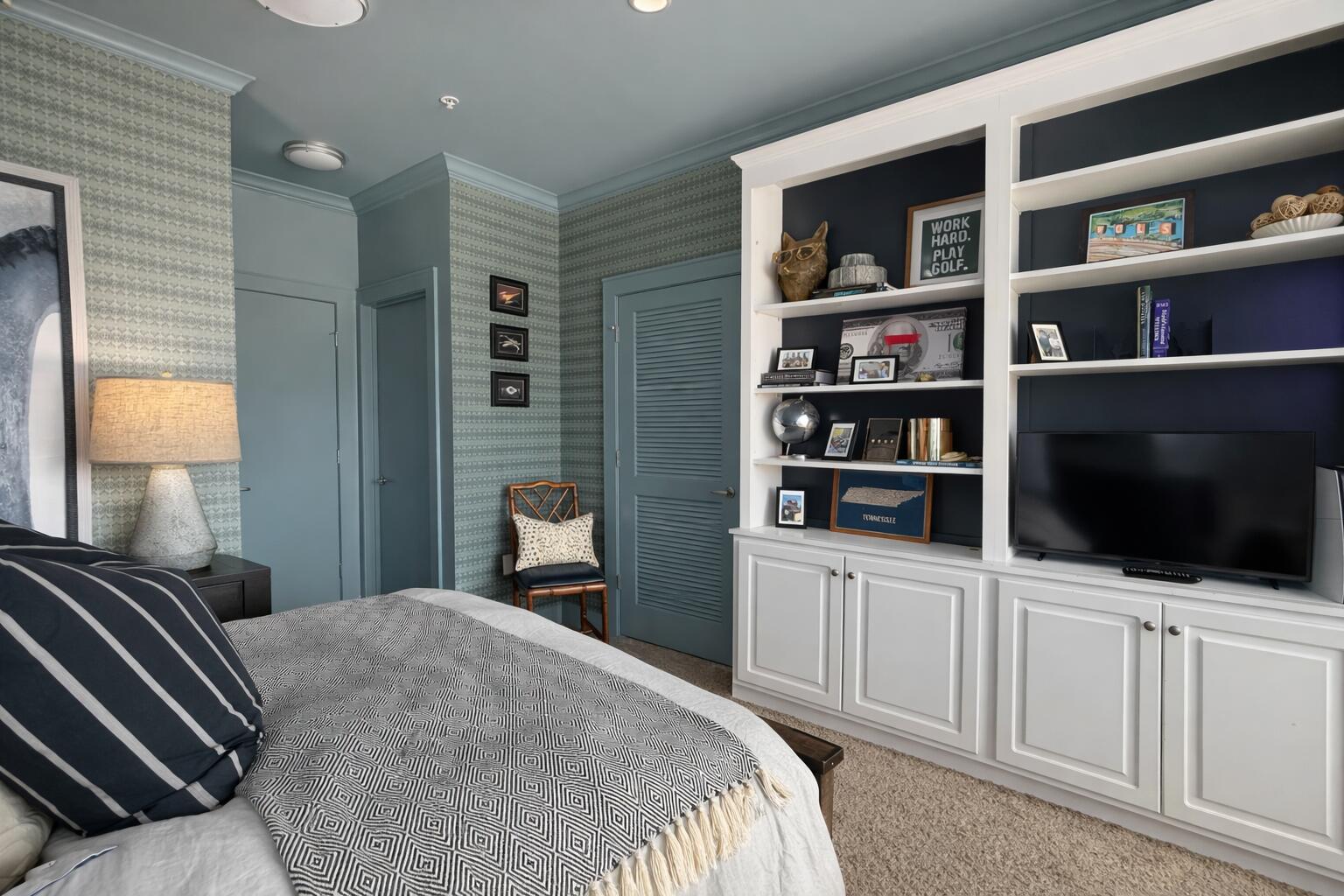 129 Walnut Street, Unit 124 Chattanooga, TN 37403 - Photo 22 of 56 129 Walnut bedroom 3