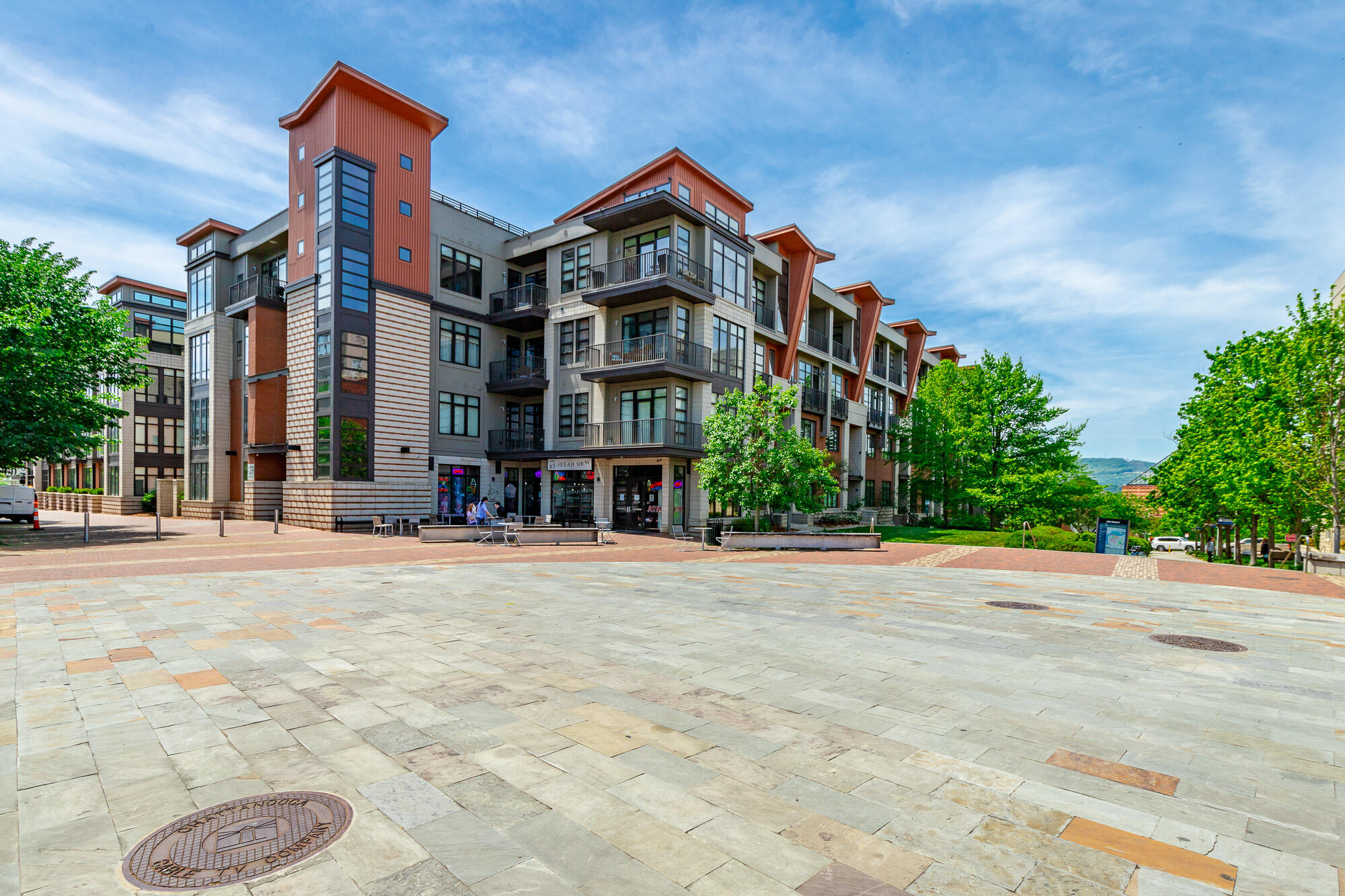 129 Walnut Street, Unit 124 Chattanooga, TN 37403 - Photo 47 of 56 124 Cherry Street Exterior HD-31