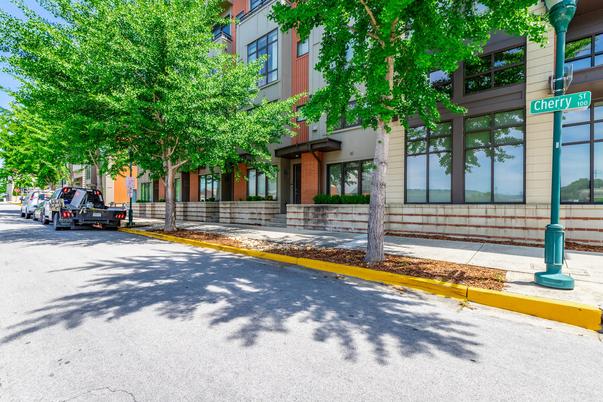 129 Walnut Street, Unit 124 Chattanooga, TN 37403 - Photo 53 of 56 124 Cherry Street Exterior HD-4