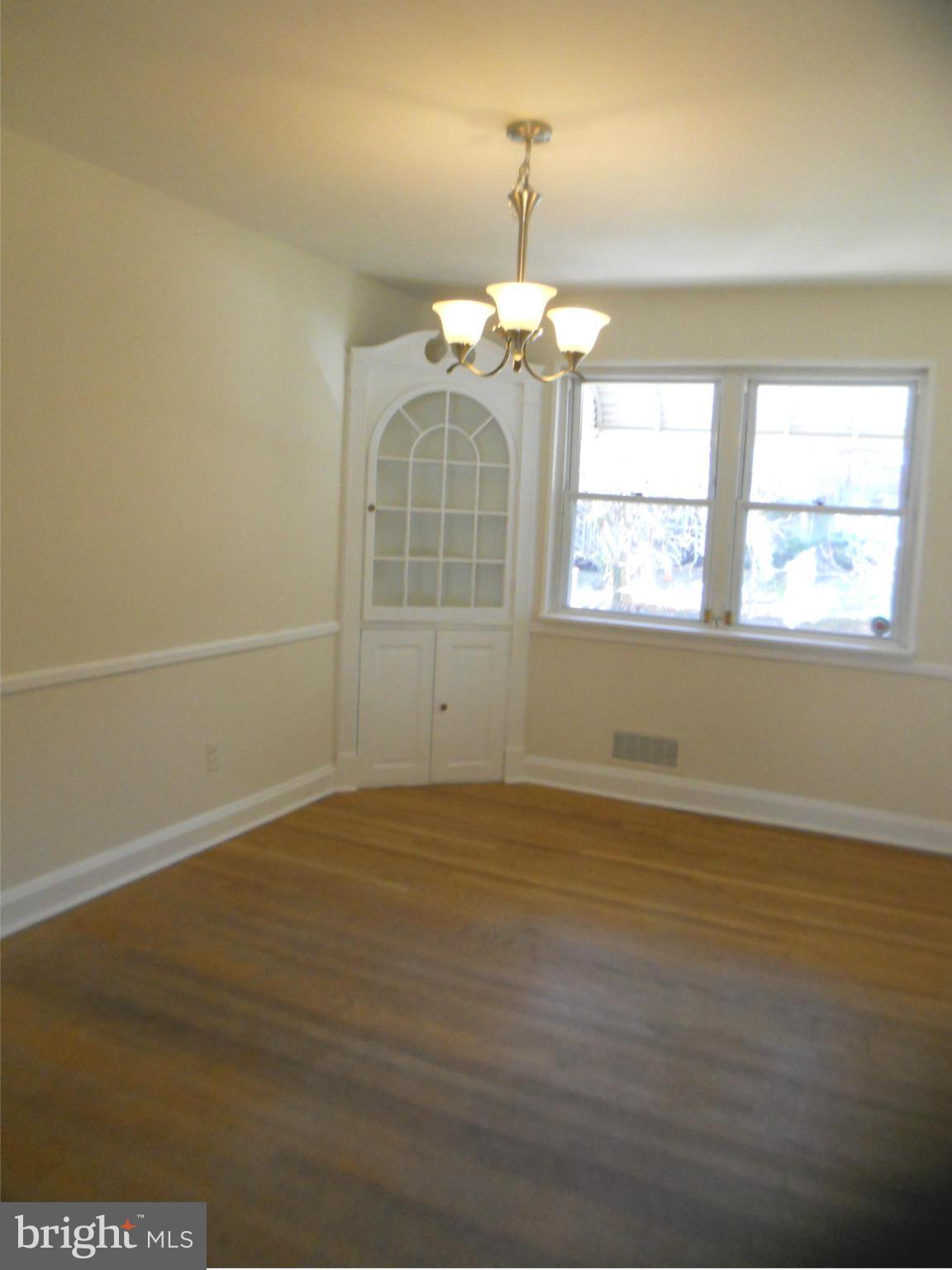 951 Masefield Road Baltimore, MD 21207 - Photo 3 of 28 Dining Room