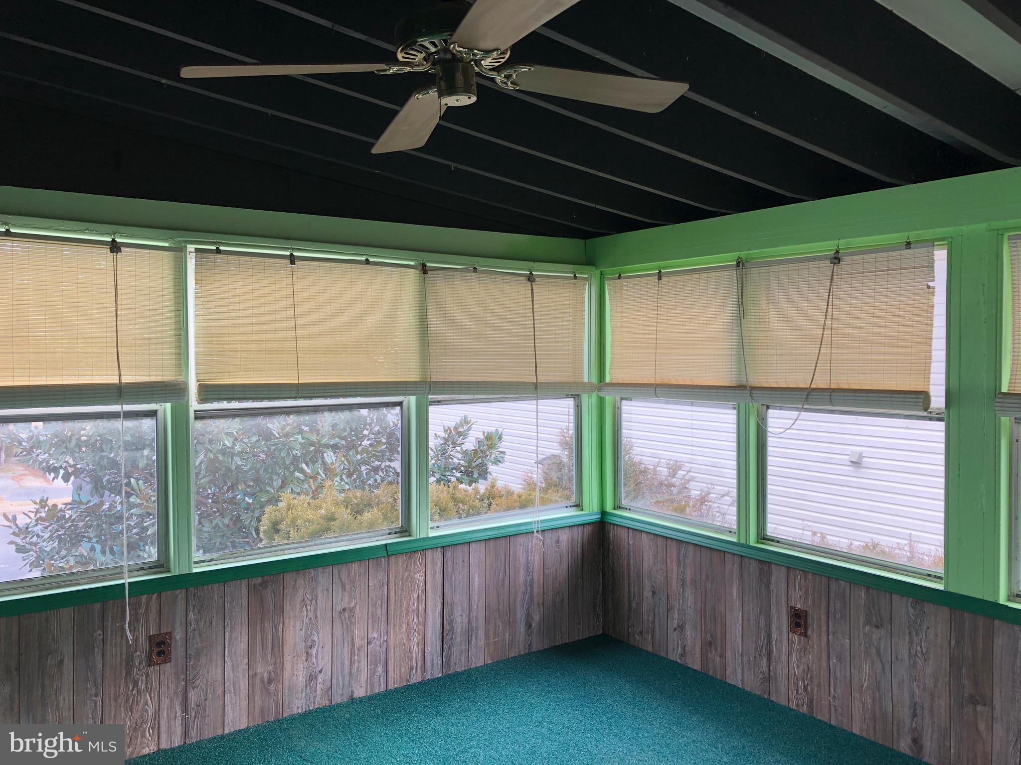 405 Summit Avenue Reading, PA 19607 - Photo 7 of 13 SUNROOM