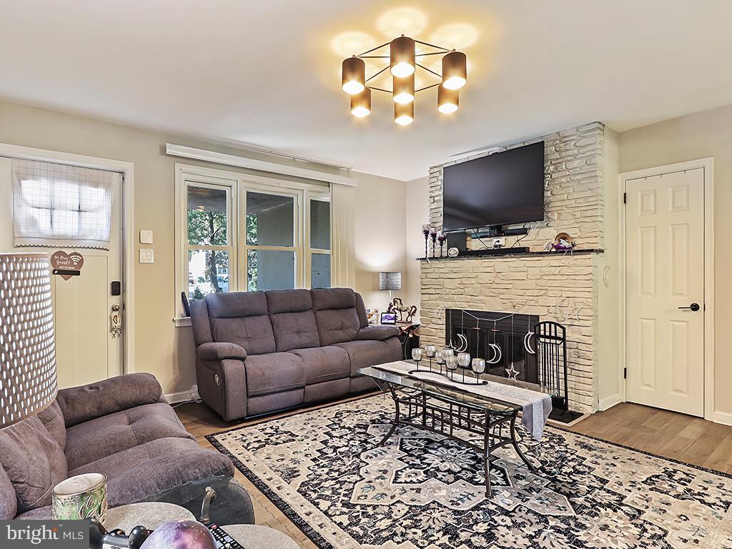 8021 Hammond Road Cheltenham, PA 19012 - Photo 6 of 26