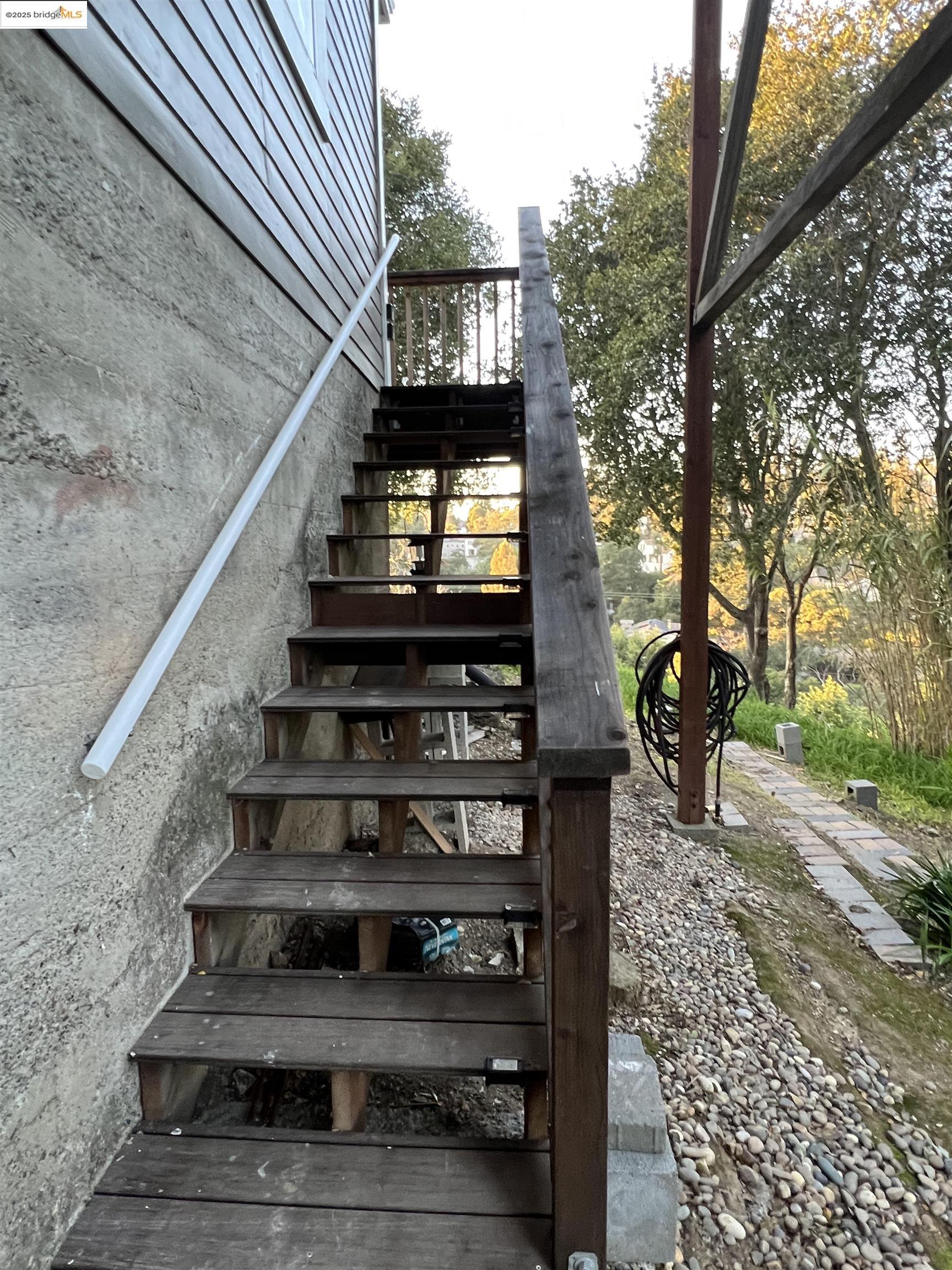 900 Everett Avenue, Unit A Oakland, CA 94602 - Photo 9 of 10 a view of a entrance of the house