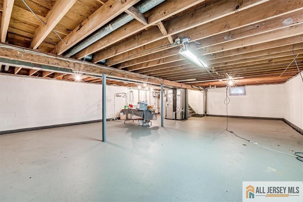 20 Melville Road Edison, NJ 08817 - Photo 22 of 31 a view of a garage
