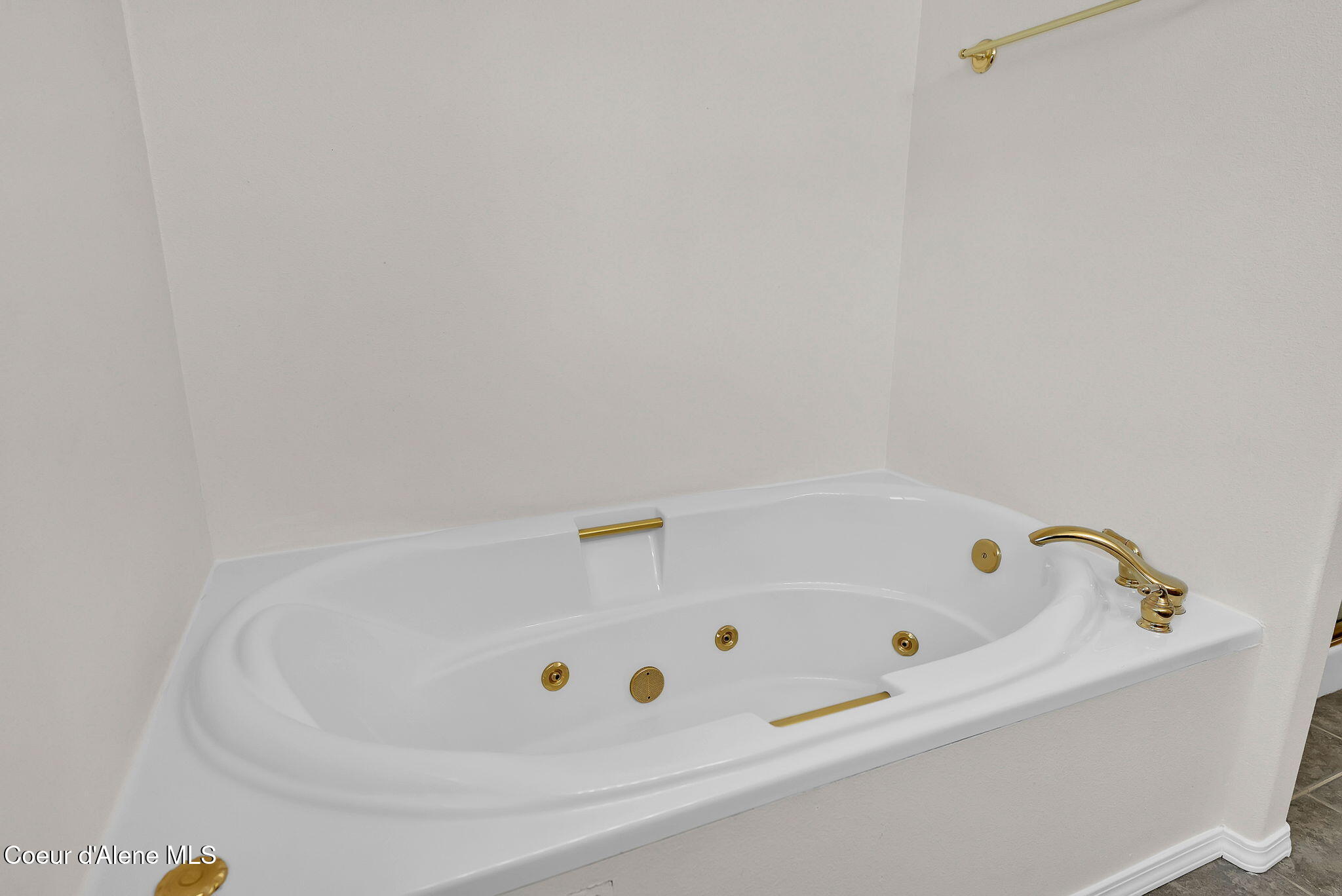 19850 North Gunning Road Rathdrum, ID 83858 - Photo 40 of 85 37-web-or-mls-SkyLight - Lacy-14