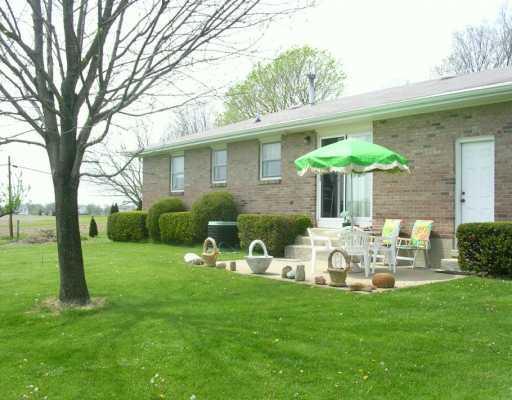 4119 Southwest Circle Springfield, OH 45504 - Photo 2 of 8