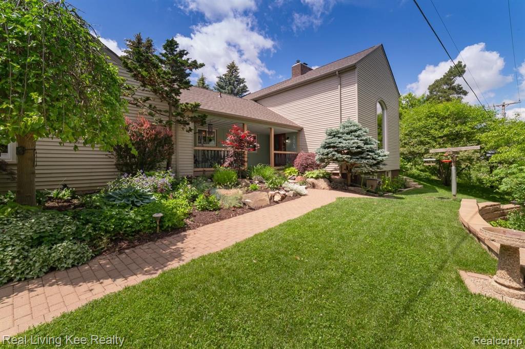 3875 Metamora Road Oxford, MI 48371 - Photo 1 of 36