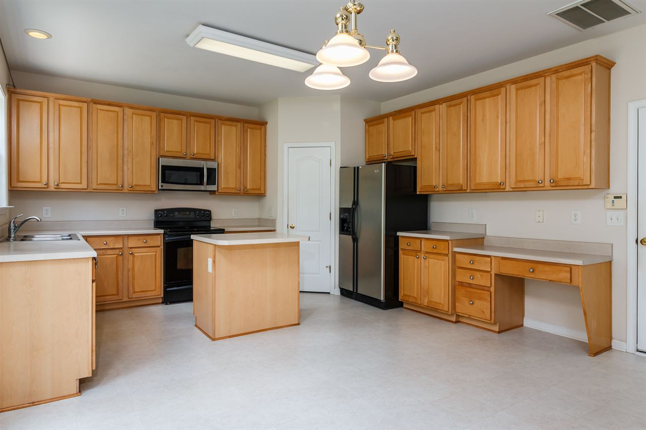 7640 Silver View Lane Raleigh, NC 27613 - Photo 4 of 23 Kitchen