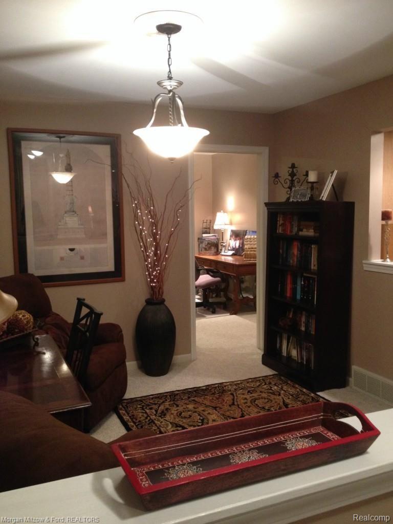 3217 Mann Road Waterford, MI 48329 - Photo 14 of 32 15 Library Office.jpg