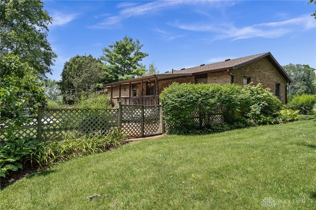 635 Spring Falls Avenue Springfield, OH 45502 - Photo 4 of 52 Gallery Image 4