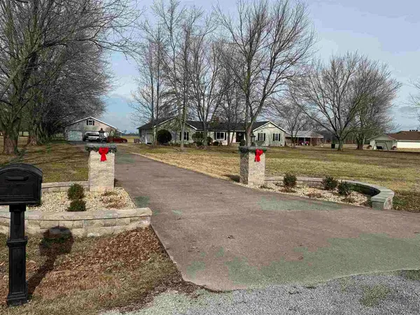 $375,000 | 13645 Leisure Lane, Benton, IL 62812