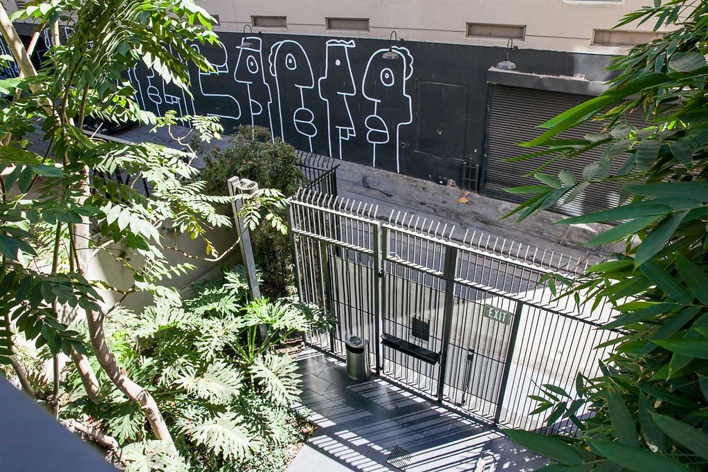 460 South Spring Street, Unit 1013 Los Angeles, CA 90013 - Photo 20 of 25 a view of a street with an tree