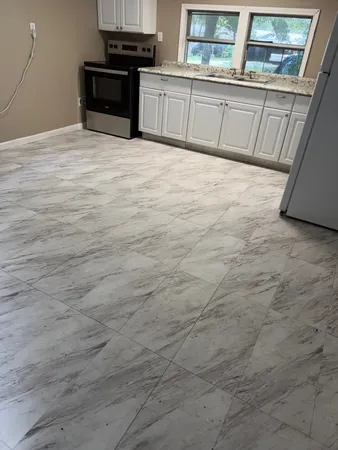 $1,000 | 10 Lakeview Drive, Huntsville, TX 77320