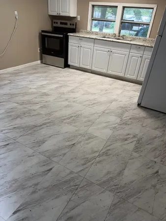 $1,000 | 10 Lakeview Drive, Huntsville, TX 77320