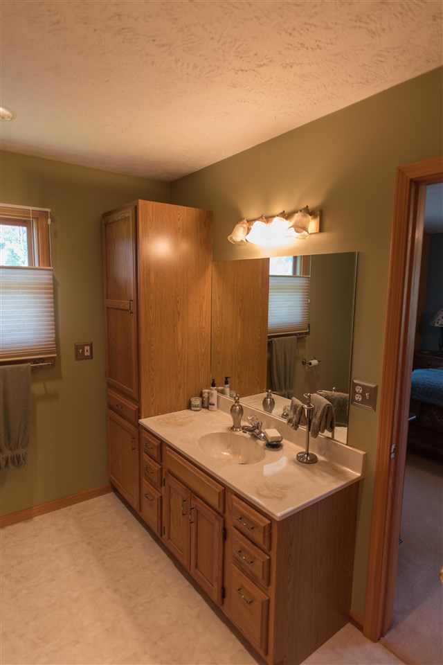 8890 South Sunnyview Road Traverse City, MI 49684 - Photo 23 of 43 1802548-22.JPG