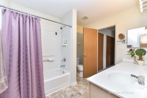 $375,000 | 2414 Savoy Court, Aurora, IL 60503