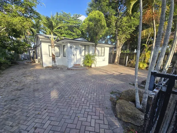 $2,800 | 5431 Northwest 30th Avenue, Miami, FL 33142