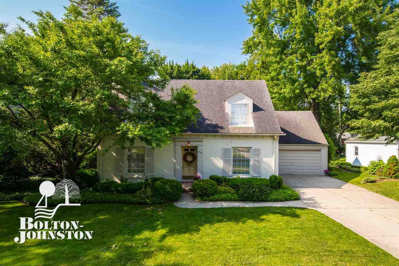 885 Hawthorne Road Grosse Pointe, MI 48236 - Photo 32 of 36 31349100-31.JPG